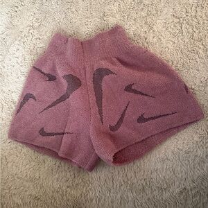 Nike Women's Mauve blanket boucle shorts
